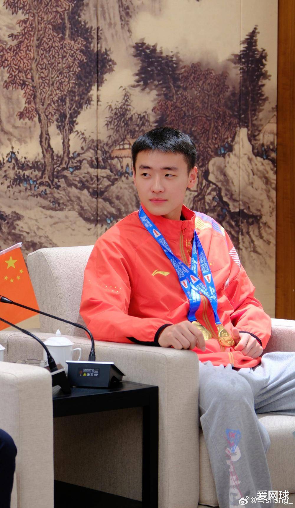 他本是国羽天才却遭教练冷|凯发k8官网app下载落连搭档都被抢现在